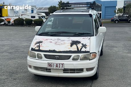 White 1999 Toyota Estima Commercial