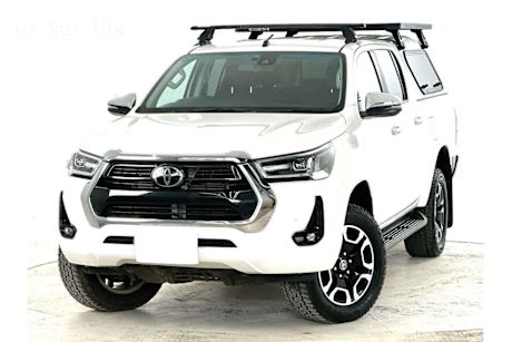 White 2020 Toyota Hilux OtherCar SR5 4X4