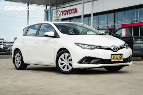 White 2017 Toyota Corolla Hatchback Ascent