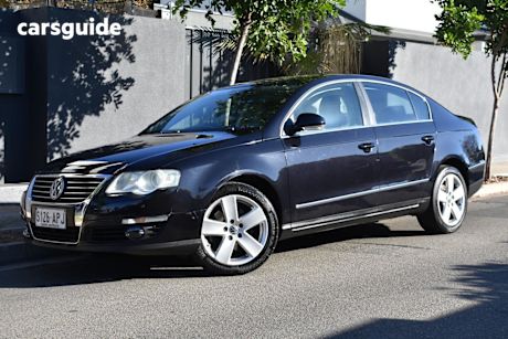 Black 2010 Volkswagen Passat Wagon 125 TDI Highline