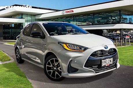 White 2023 Toyota Yaris Hatch ZR HYBRID F
