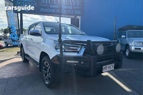 White 2020 Toyota Hilux Double Cab Pick Up SR5 (4X4)