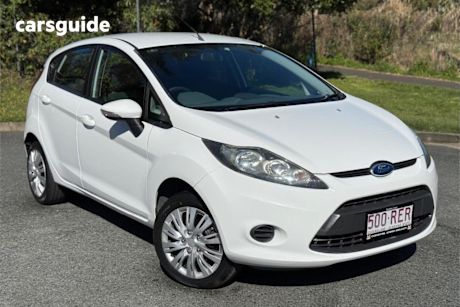 White 2010 Ford Fiesta Hatchback CL