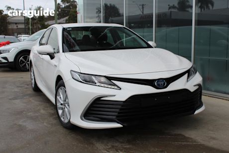 White 2022 Toyota Camry Sedan Hybrid