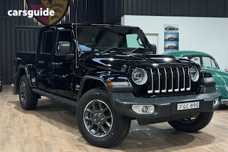 Black 2020 Jeep Gladiator Dual Cab Utility Overland (4X4)