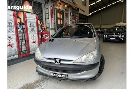 Silver 2003 Peugeot 206 Hatch XR F