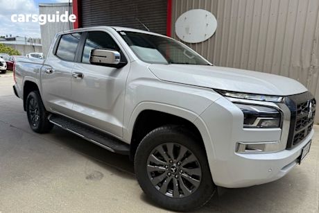 White 2023 Mitsubishi Triton Double Cab Pick Up GLS (4X4)
