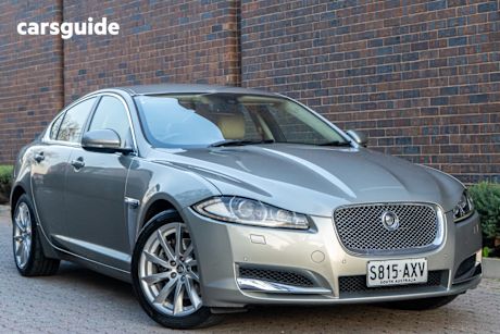 Silver 2013 Jaguar XF Sedan 2.0 Luxury