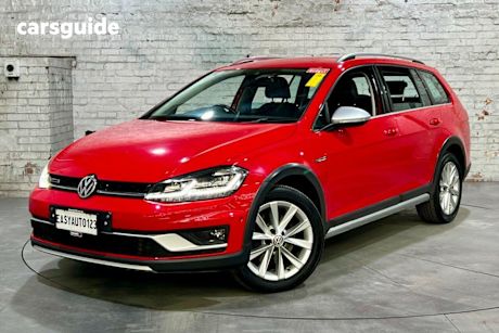 Red 2017 Volkswagen Golf Wagon Alltrack 132 TSI Premium