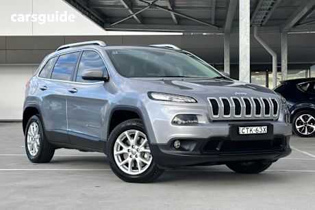 Silver 2014 Jeep Cherokee Wagon Longitude (4X4)