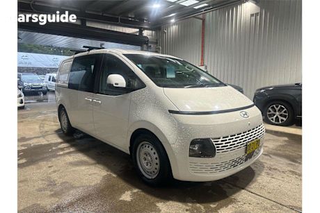 White 2022 Hyundai Staria OtherCar