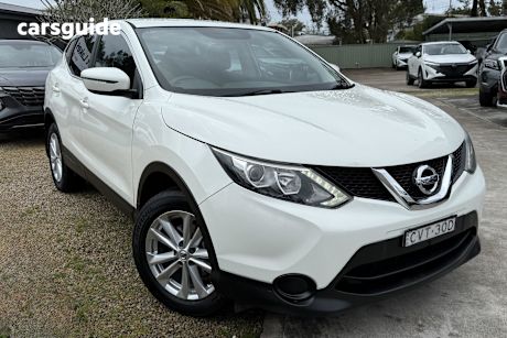 White 2014 Nissan Qashqai Wagon ST (4X2)