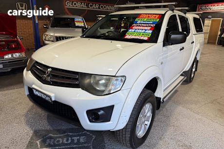 White 2014 Mitsubishi Triton Ute Tray