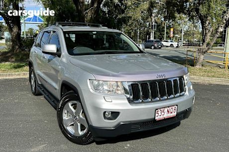 Silver 2011 Jeep Grand Cherokee Wagon Laredo (4X4)