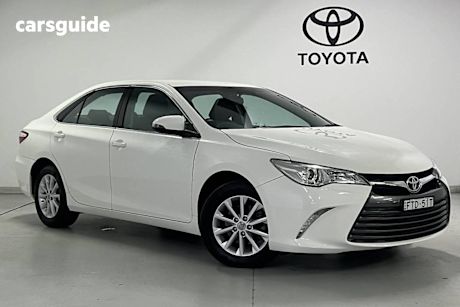 White 2017 Toyota Camry Sedan Altise