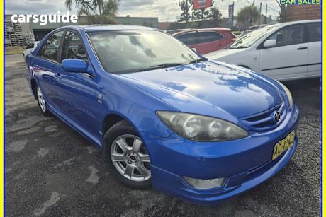 Blue 2004 Toyota Camry Sedan Sportivo