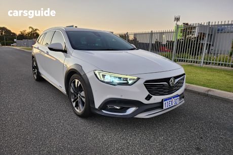 White 2019 Holden Calais Sportswagon Tourer