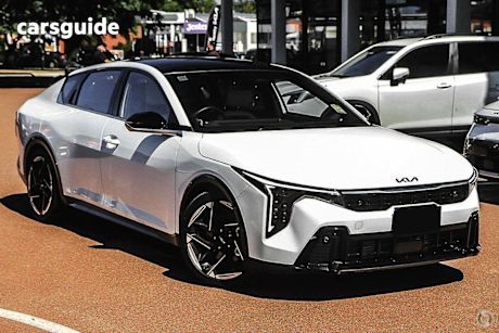 White 2025 Kia K4 Sedan GT-LINE F