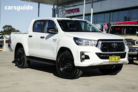 White 2019 Toyota Hilux Double Cab Pick Up SR HI-Rider