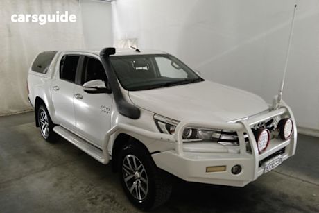 White 2017 Toyota Hilux Dual Cab Utility SR5 (4X4)