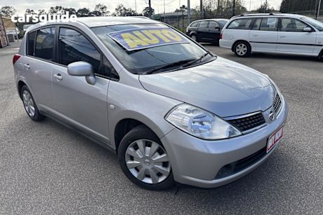 Silver 2007 Nissan Tiida Hatchback ST