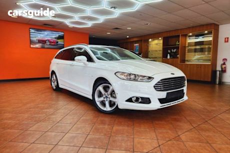 White 2018 Ford Mondeo Hatch