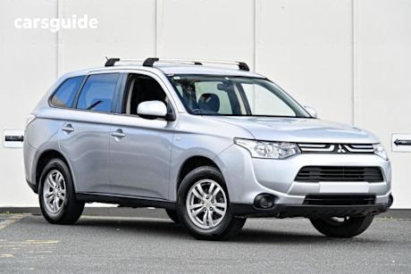 Silver 2013 Mitsubishi Outlander Wagon ES (4X2)
