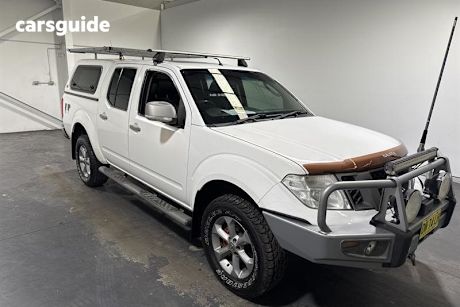 White 2015 Nissan Navara Dual Cab Pick-up ST (4X4)