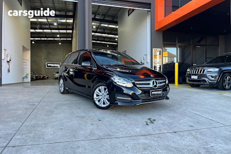 Black 2015 Mercedes-Benz B180 Hatchback
