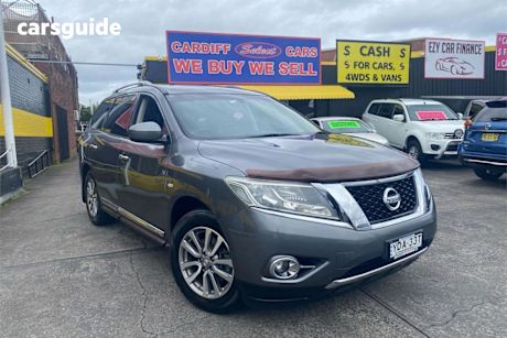 Grey 2015 Nissan Pathfinder Wagon ST-L (4X2)