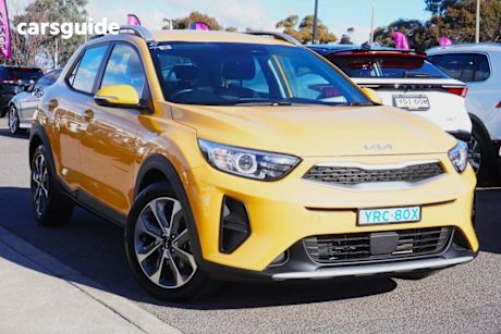 Yellow 2023 Kia Stonic Wagon Sport