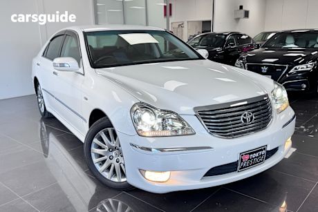 White 2006 Toyota Crown Sedan