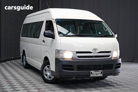 White 2006 Toyota Hiace Bus Commuter