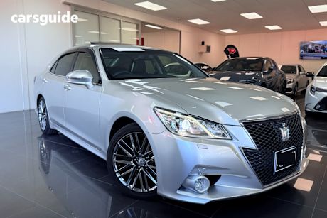 Silver 2013 Toyota Crown Sedan MAJESTA (HYBRID)