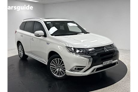 White 2021 Mitsubishi Outlander Wagon PHEV EXCEED 4WD