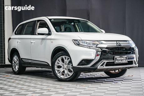 White 2020 Mitsubishi Outlander Wagon ES 7 Seat (2WD)