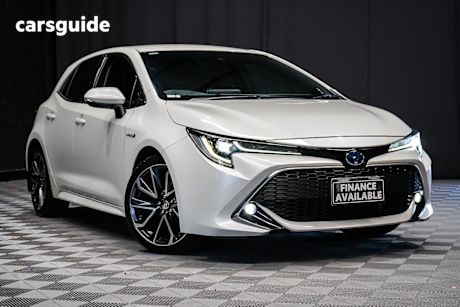 White 2018 Toyota Corolla Hatchback ZR (hybrid)