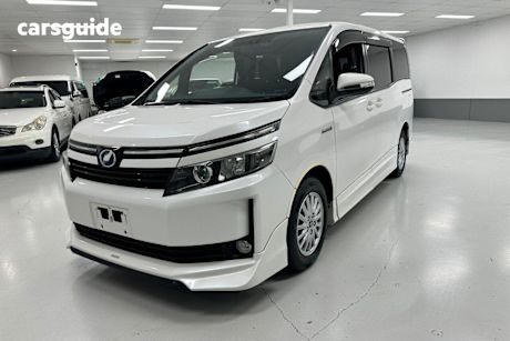 White 2014 Toyota Voxy Wagon Hybrid
