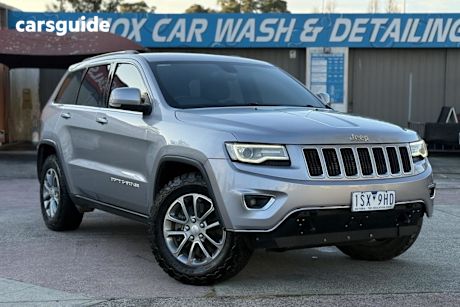 Silver 2014 Jeep Grand Cherokee Wagon Laredo (4X4)