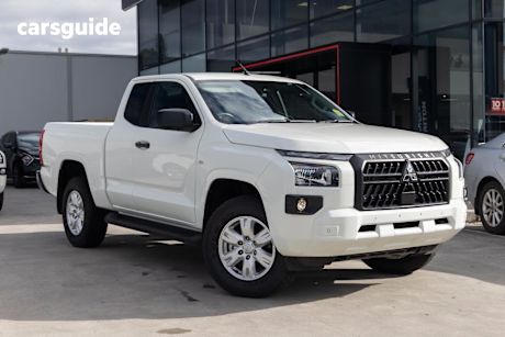 White 2024 Mitsubishi Triton Club Cab Pickup Glx+ (4X4)