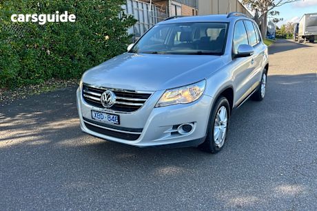 Silver 2009 Volkswagen Tiguan Wagon 103 TDI