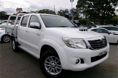 White 2014 Toyota Hilux Dual Cab Pick-up SR5 (4X4)
