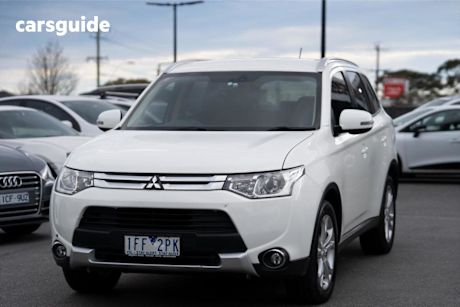 White 2015 Mitsubishi Outlander Wagon LS (4X2)