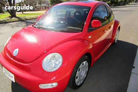 Red 2000 Volkswagen Beetle Hatchback 2.0