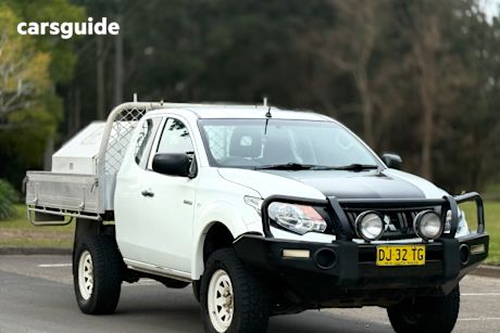 White 2017 Mitsubishi Triton Club Cab Chassis GLX (4X4)