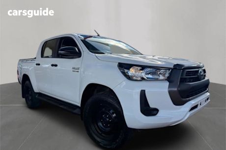 White 2021 Toyota Hilux Double Cab Pick Up SR (4X4)
