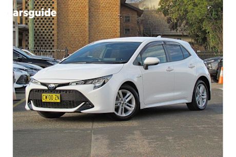 White 2019 Toyota Corolla Hatchback Ascent Sport (hybrid)
