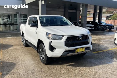 White 2024 Toyota Hilux Double Cab Pick Up SR (4X4)