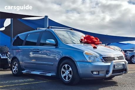 Blue 2012 Kia Grand Carnival Wagon S