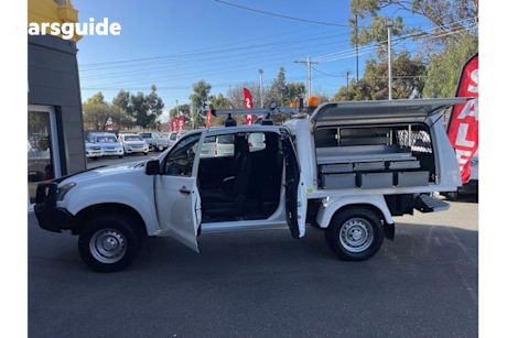 White 2018 Isuzu D-MAX Space Cab Chassis SX (4X4)